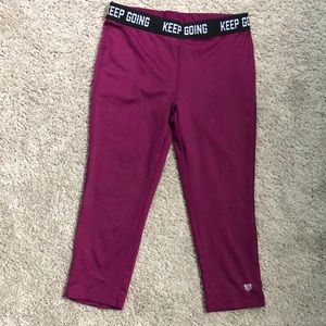 Athletic mid-calf leggings